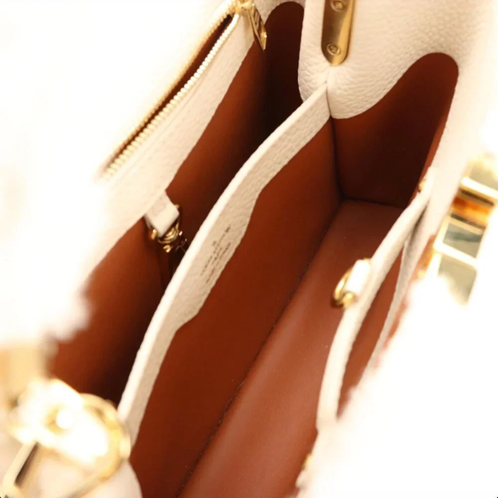 Louis Vuitton White Shearling BB Capucines Bag - Picture 6 of 14